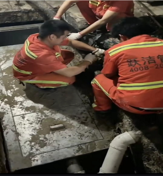 學(xué)校油水分離器安裝