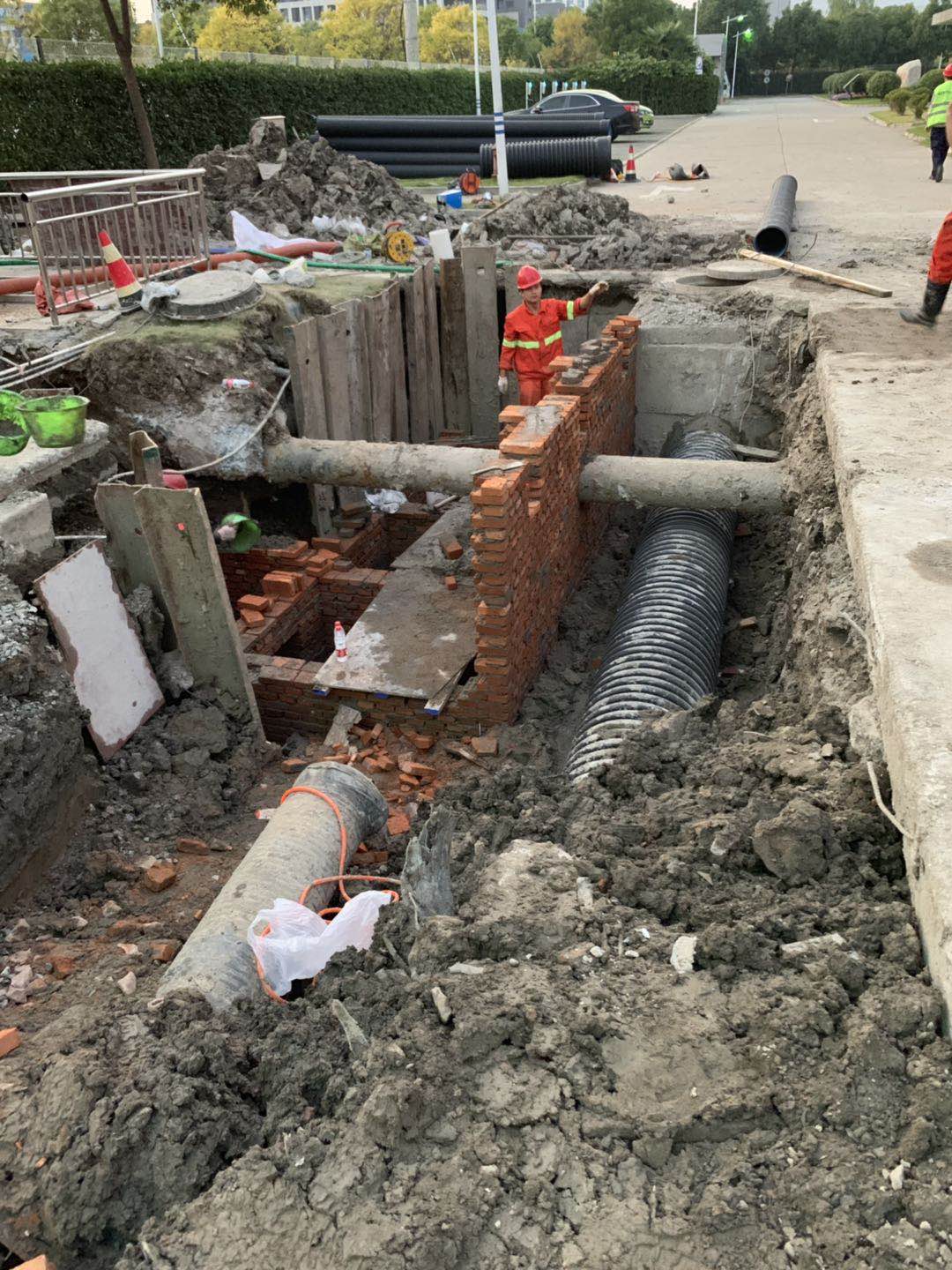 上?；S池改造安裝單位